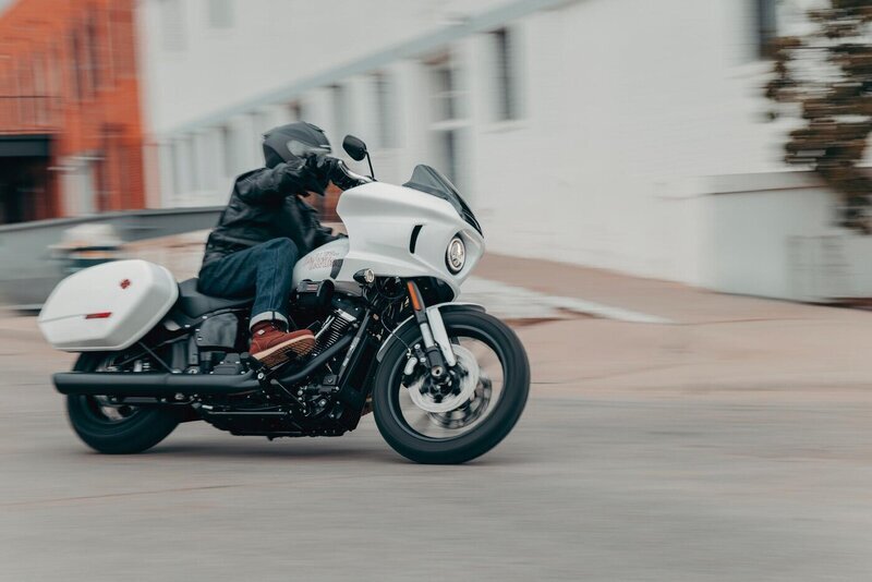 <b>26-fxlrst-riding-0712-jk.tif[8192_-1xoxarxbg(white)]</b>