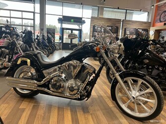 Honda VT 1300 CX Fury 2011