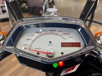Honda VT 1300 CX Fury 2011