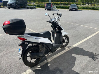 Suzuki UK110  2016