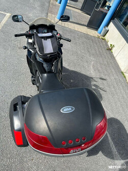 Suzuki GSX 1250 FA 2011