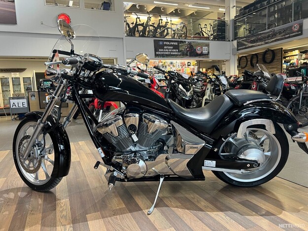 Honda VT 1300 CX Fury 2011