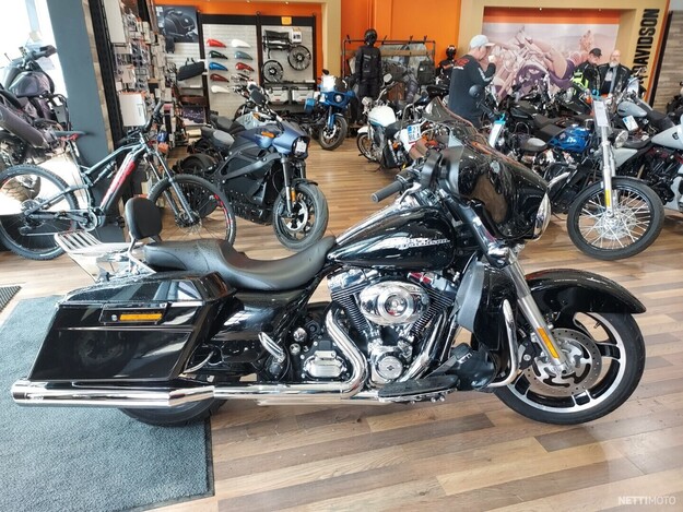 Harley-Davidson Touring FLHXI Street Glide 2011