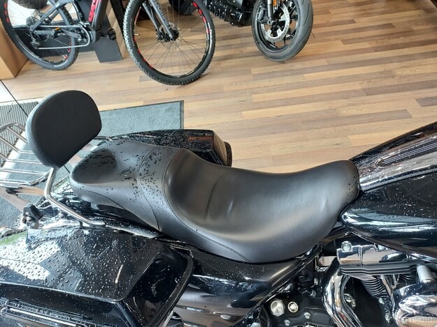 Harley-Davidson Touring FLHXI Street Glide 2011