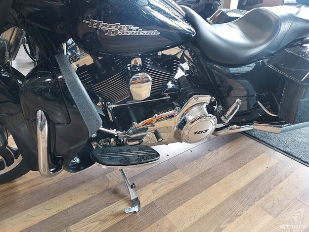 Harley-Davidson Touring FLHXI Street Glide 2011