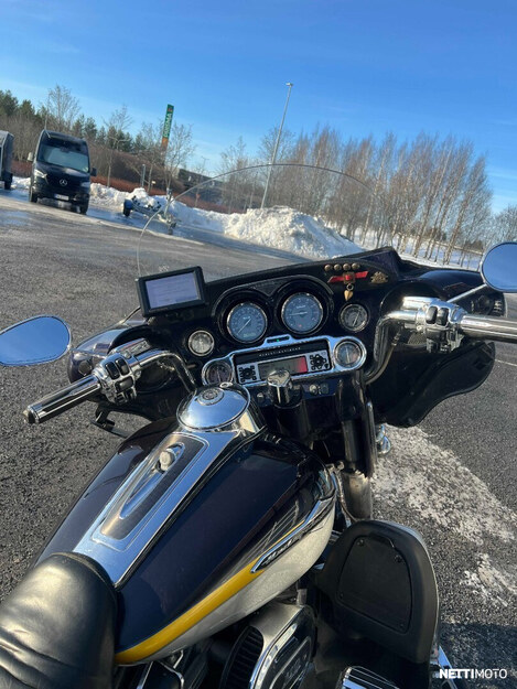 Harley-Davidson CVO FLHRS Road King Custom 2012