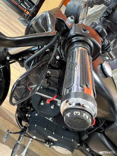 Harley-Davidson Sportster XL 883 N IRON 2011