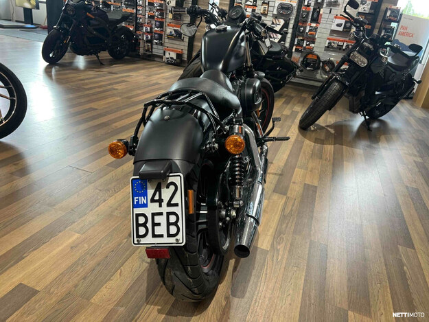 Harley-Davidson Sportster XL 883 N IRON 2011