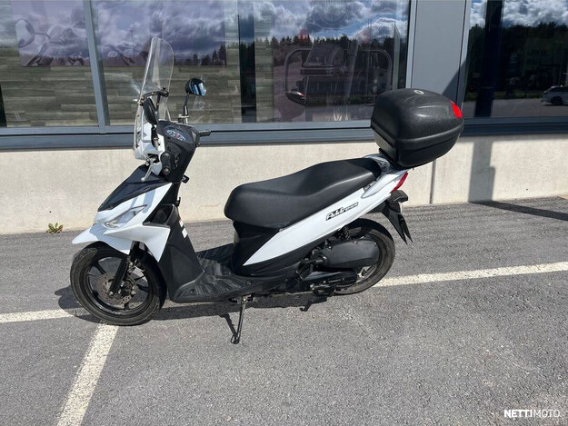 Suzuki UK110  2016