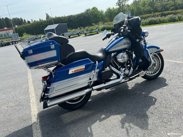 Harley-Davidson Touring FLHTC-U Ultra Classic Glide 2011