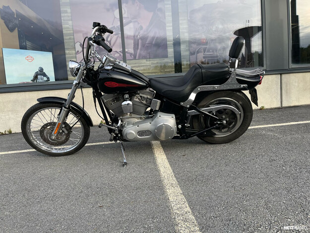Harley-Davidson Softail FXST Softail Standard 2005