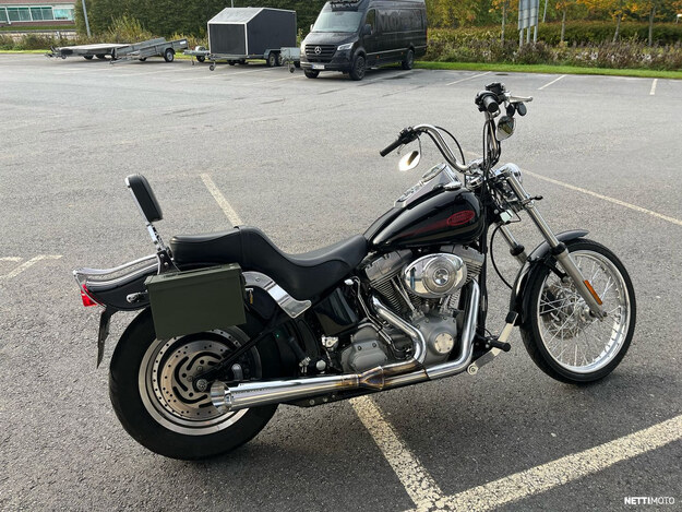 Harley-Davidson Softail FXST Softail Standard 2005